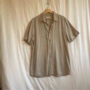 LCW Casual Tan Short Sleeve Men's button up Shirt. Lightweight & casual Sz M